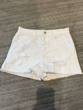 Sneak Peek White Distressed Denim Shorts | Size Small | Worn Once